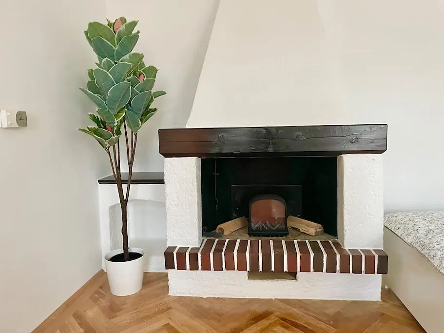 110M2 Stylish 4 Bedroom Apartment Vienna Austria