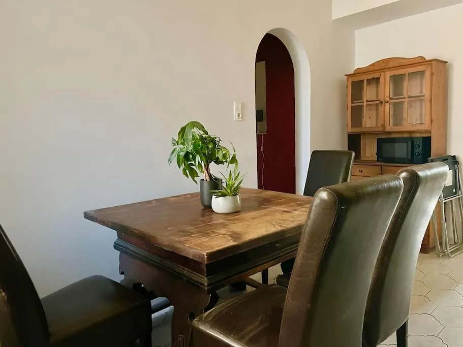 110M2 Stylish 4 Bedroom Apartment Vienna