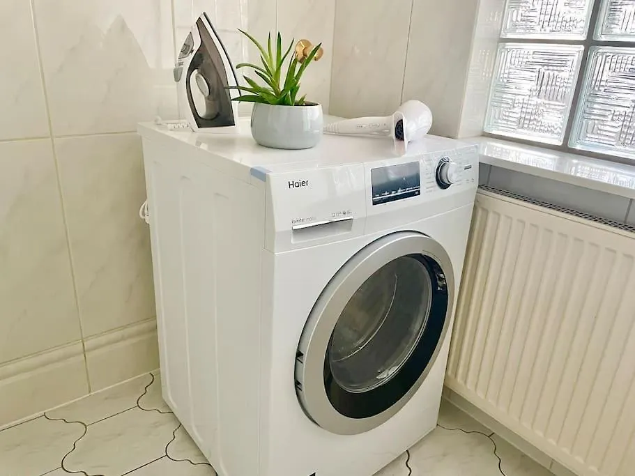 110M2 Stylish 4 Bedroom Apartment Vienna