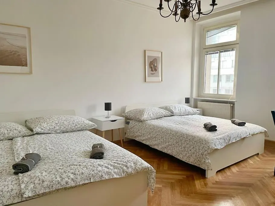 110M2 Stylish 4 Bedroom Apartment Vienna