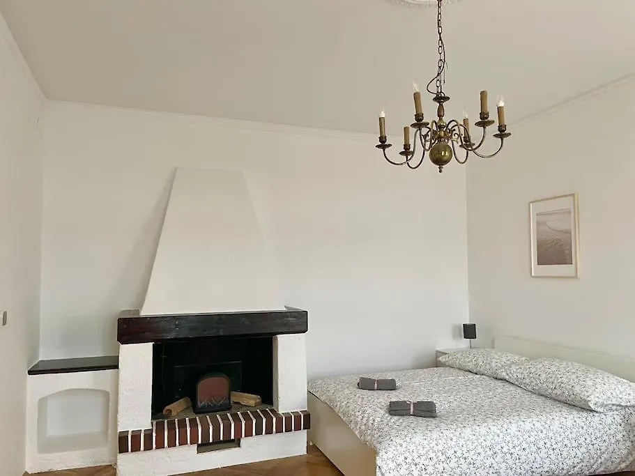 110M2 Stylish 4 Bedroom Apartment Vienna